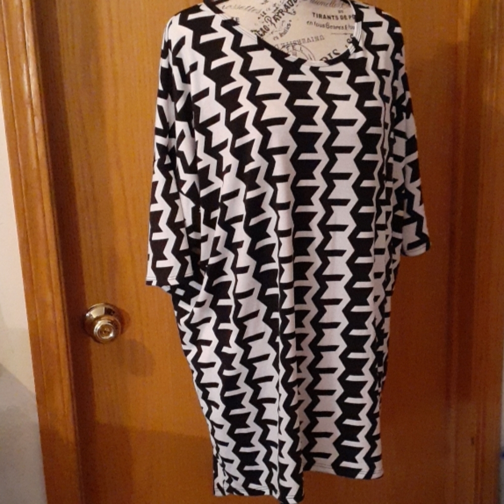 Lularoe Top - Picture 1 of 3